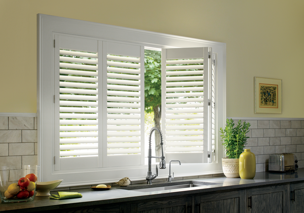 Hunter Douglas Palm Beach™ Shutters